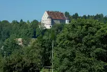Warthausen, das Schlo� aus dem 16.Jahrhundert steht hoch �ber dem Ort, Aug.2012