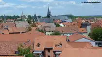 �ber den D�chern der Altstadt, vom Schlossberg aus gesehen (Quedlinburg, Landkreis Harz in Sachsen-Anhalt, Juni 2012)
