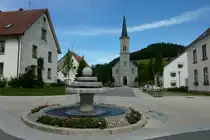 F�rstenberg, Brunnen und Kirche, Juli 2012