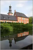 Das Schloss vor Husum wurde in der zweiten H�lfte des 16. Jahrhunderts au�erhalb der Stadt errichtet. Es ist der einzige erhaltene Schlossbau an der Westk�ste Schleswig-Holsteins. Gelegentlich wurde es im 18. und 19. Jahrhundert vom d�nischen K�nigshauses als Residenz genutzt. 02.09.2012
