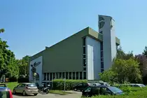 Denzlingen, die katholische Kirche St.Jacobus, 1975-76 erbaut vom Architekt Heinz Baron, Juli 2012