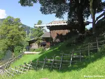Gerstruben im Dietersbachtal: einige der denkmal-gesch�tzten alten Bauernh�user (Oberstdorf, Oberallg�u - Sommer 2004)