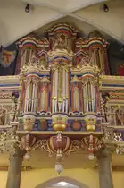 Basedow, Dorfkirche, Orgelempore, Barockorgel vom Orgelbaumeister Heinrich Herbst, 
erbaut 1615 (16.09.2012)