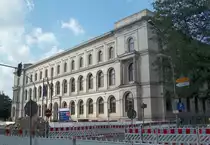 Berlin, Invalidenstra�e 44 (Bd.Min.f�r Verkehr,Bauen,Wohnen), 1875-1878 von A. Thiede als Preu�. Bergakademie u. Geolog. Landesanstalt erbaut (aufgenommen am 22.08.2012)