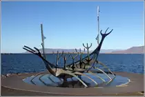 Die Skulptur S�lfar (Sonnenfahrt) an der Saebraut in Reykjavik. 18.09.2012