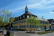 Teningen, das sch�ne Rathaus des 12.000 Einwohner z�hlenden Ortes, Mai 2012