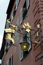 Staufen, historisches Gasthaus  L�wen  am Marktplatz, Sept.2012