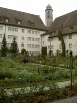 Porrentruy, ehem. Jesuitenkirche, heute Aula der Kantonsschule, erbaut von 1597 bis
1604, im Klosterhof botanischer Garten (08.10.2012)