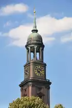 HAMBURG, 25.07.2012, Blick auf den Michel, das Hamburger Wahrzeichen