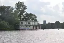 HAMBURG, 20.09.2012, am Langen Zug, dem Ende des Osterbekkanals