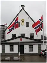 Bergen. Am Giebel des alten Rathauses prangt das Wappen von Christian VII., der von 1766 bis 1808 K�nig von D�nemark und Norwegen war. W�hrend seiner Regierungszeit wurde das Rathaus gebaut. 28.09.2012