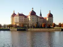 Schlo� Moritzburg , R�ckseite , Aufnahme vom Schlo�park aus , am 20.10.2012