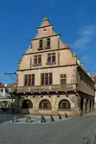 Molsheim, der pr�chtige Renaissance-Giebel der  Metzig , Innungsgeb�ude der Metzger, Okt.2012