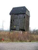 Nicht nur sch�ne Ecken hat Wurzen zu bieten, wie diese ehemalige Windm�hle an der Nehmter Stra�e in Roitzsch zeigt, 02.2007