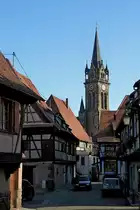 Dambach, mittelalterlicher Weinort an der Els��er Weistra�e, Blick zur Stephanskirche, Okt.2012