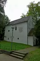 Isny, die �lbergkapelle, eine ehemalige Friedhofskapelle aus dem 15.Jahrhundert, Aug.2012