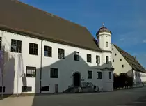 Ochsenhausen, das Konventgeb�ude des ehemaligen Klosters aus dem 17.Jahrhundert, beherbergt heute die Jugendlandesakademie f�r Musik, Aug.2012