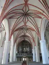 Angerm�nde, Stadtpfarrkirche St. Marien, erbaut im 13. Jahrhundert, neugotische
Ausstattung von 1868, Barockorgel von Joachim Wagner von 1742 (19.09.2012)