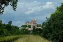 Breisach, Blick zum Burgberg mit dem M�nster, Aug.2011