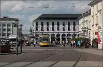 . Kaiserkarree Karlsruhe - 

Neubau eines B�ro- und Gesch�ftshaus am Marktplatz in Karlsruhe. Architekten: Lederer, Ragnard�ttir, Oei. Fertigstellung: 2011. 

http://www.archlro.de/de/projects/projects-office-building/buro-und-geschaftsgebaude-karlsruhe?order=years

26.06.2012 (Matthias)