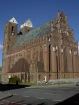 Prenzlau, Marienkirche, erbaut ab 1235, erweitert von 1289 bis 1340 im Stil der 
Backsteingotik, 1945 ausgebrannt, seit 1970 Wiederaufbau (19.09.2012)