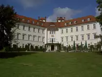 Schloss L�bbenau, erbaut von 1817 bis 1820 durch Carl August Benjamin Siegel, seit 1989 Hotel (20.09.2012)