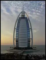 Das 1999 er�ffnete 7-Sterne-Hotel Burj al Arab ist eines der Wahrzeichen von Dubai. (07.12.2012)