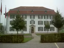 Orpund, ehemaliges Kornhaus des Pr�monstratenser Kloster Gottstatt, heute Gemeindeverwaltung, Berner Jura (01.10.2011)