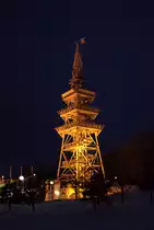 Beleuchteter Aussichtsturm an der Ostseetherme Usedom zwischen Ahlbeck und Heringsdorf. - 16.01.2013