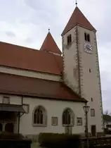 Chamm�nster, Maria Himmelfahrt Kirche, Chor und Nordturm erbaut 1266, Langhaus neu 
erbaut 1476, S�dturm von 1874 (22.04.2012)