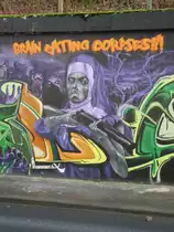 Hier mal ein Urbanesbild, wie es heute in vielen St�dten dieser Welt zu sehen ist.
Leider sind die Bilder nicht immer so hervorragend und vor allem legal gemalt, wie dieses Kunstwerk auf einer St�tzmauer einer Bahnunterf�hrung in Korschenbroich......sie ist f�r Maler freigegeben....leider kommen viele hier her und es malen auch die, die es nicht k�nnen und so ist dieses Bild schon wieder Gesichte.
Als ich auf Fototour war und dieses und die anderen Bilder sah, musste ich sie festhalten, da ich sie als eine Bestandteil unserer heutigen Kultur betrachte, auch wenn ich sie nicht �berall tollerieren m�chte. Koschenbroich den 20.2.2012