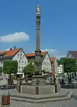 Immenstadt, die Mariens�ule von 1773 auf dem Marienplatz, Aug.2012