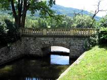 Solche sch�ne Ecken gibt es im Schlosspark Klasterec, 18.06.07