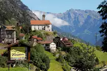 Wassen UR, Dorfeingang mit Blick in n�rdlicher Richtung auf die kath. Pfarrkirche St. Gallus. Auf Velotour am 16. August 2011, 11:16 