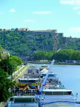 Deutschland, Rheinland-Pfalz, Koblenz, Deutsches Eck, im Hintergrund die Festung Ehrenbreitstein, vorne im Bild, die Mosel an ihrer M�ndung in den Rhein, 17.06.2012