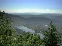 Deutschland, Rheinland-Pfalz, Landkreis Bernkastel-Wittlich, von links nach rechts: Piesport, Piesporter Moselschleife, Niederemmel, 22.05.2010