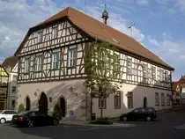 M�nnerstadt, Rathaus am Marktplatz, erbaut 1467 (16.06.2012)
