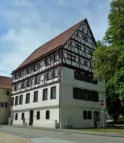 Riedlingen, das alte Schulhaus von 1584, seit 2001 Jugendmusikschule, Aug.2012