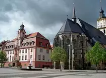Wei�enfels, Blick �ber den Marktplatz zum barocken Rathaus und zur Marienkirche, Mai 2006