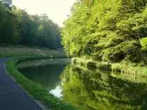 Frankreich, Lothringen, Radweg am Canal de la Marne au Rhin entlang, hier bei R�chicourt. 01.10.2011