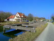 Frankreich, Elsass-Lothringen, Radweg am Canal de la Sarre entlang,hier an der Schleuse 8. Von S�den nach Norden fotografiert am 05.03.2011.