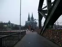 Hier zu sehen ist die Hohenzollernbr�cke mit dem K�lner Dom im Hintergrund sowie dem R�misch-Germanischem Museum. 17.02.13.