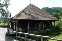 Gutach, diese historische Hammerschmiede und �lm�hle steht im Freilichtmuseum Vogtsbauernhof, Juli 2012
