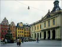 Stockholm, Stortorget mit dem Geb�ude der B�rse.
Scan eines Dias vom Sp�tsommer 1988.