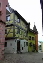 Engen, das sch�n restaurierte Fachwerkhaus von 1679 war die Stadtschreiberei, Juli 2012