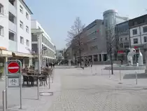 Blick auf die Fu�g�ngerzone im Bruchsaler Zentrum am 4.4.13