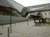 Linz, Ober�sterreichisches Landesmuseum im Schlo�, erbaut 1966 (07.04.2013)