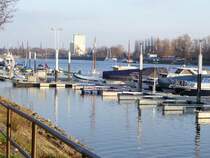 Der Schiersteiner Hafen in Wiesbaden, im Okotber 2006.