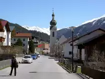 Flirsch, barocke Kath. Pfarrkirche St. Bartholom�us, erbaut 1751 (14.04.2013)