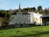 Flaurling, Risschl��chen, ehem. Jagdschloss von Erzherzog Sigmunds von Tirol, heute Pfarrhof (14.04.2013)